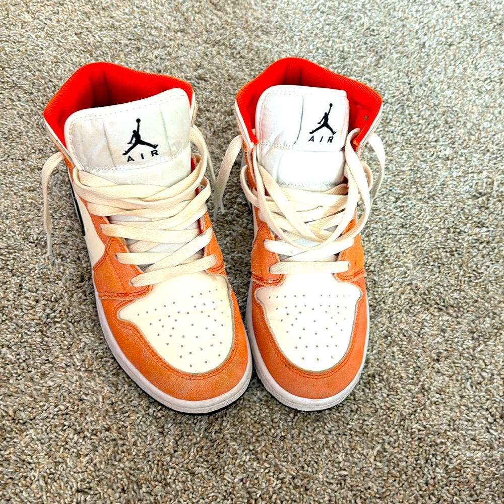 Jordan 1 Mid SE